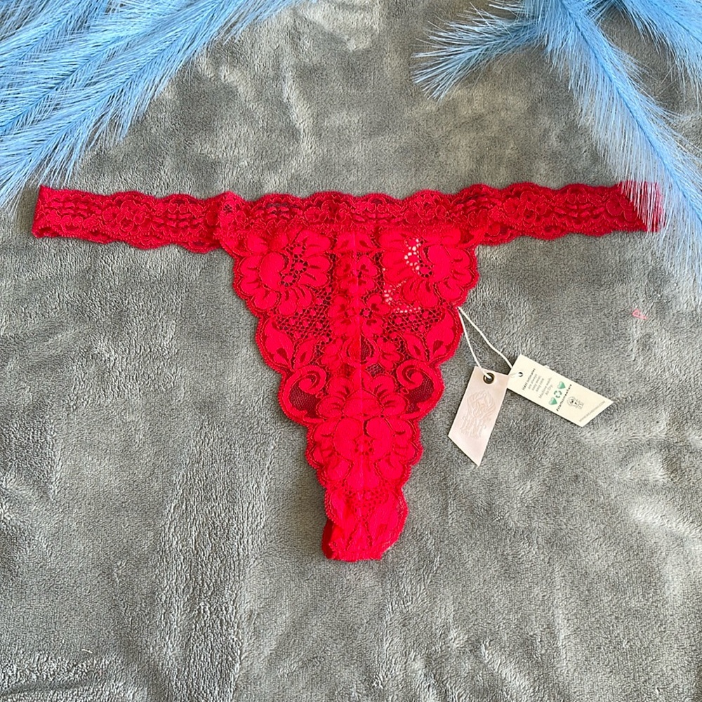 String me a thong - Siren Red - SZ XL - NWT